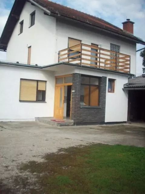 OBITELJSKI DOM KUKOLEČA