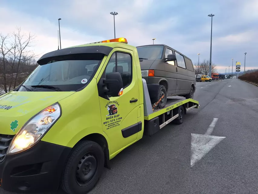 Vučna služba, pomoć na cesti, Remetinec Zagreb.jpg